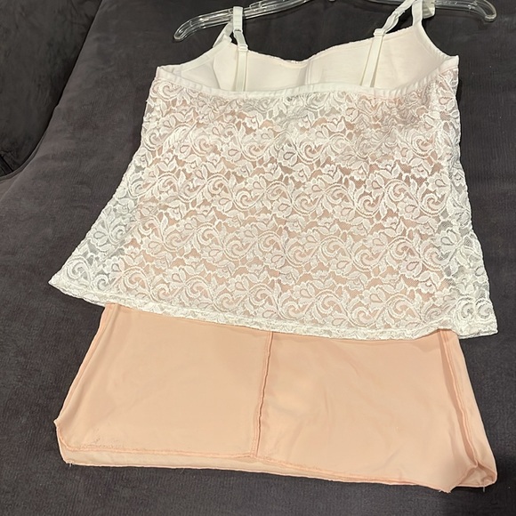Camisole Beautiful White Lace. Has padded built in bra with fresh color slip. - Picture 4 of 14